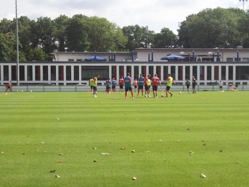 Passübung auf engstem Raum: Lockerer Einstieg in das effzeh-Training